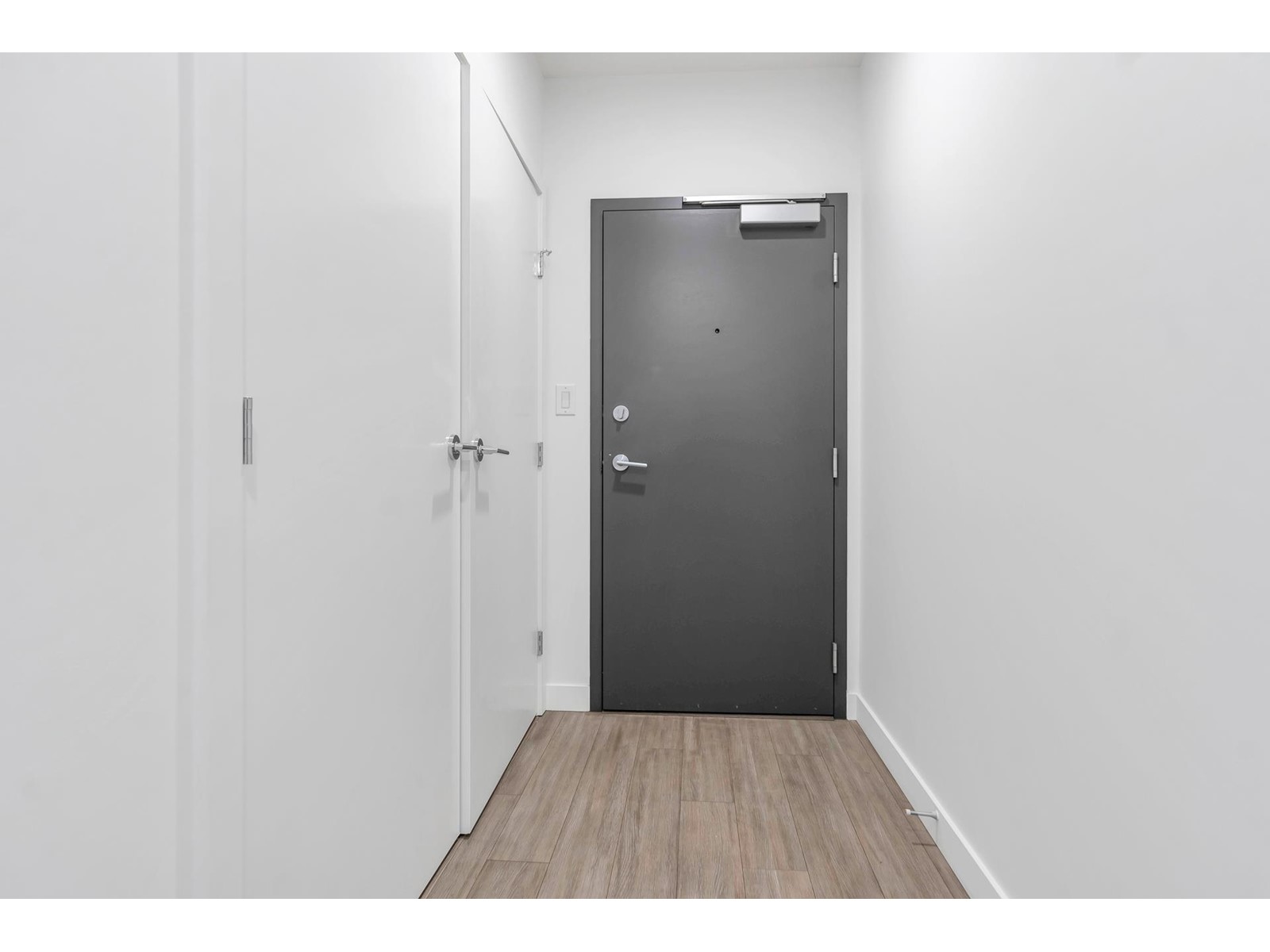2303 13655 Fraser Highway, Surrey, British Columbia  V3T 0P8 - Photo 13 - R3009113
