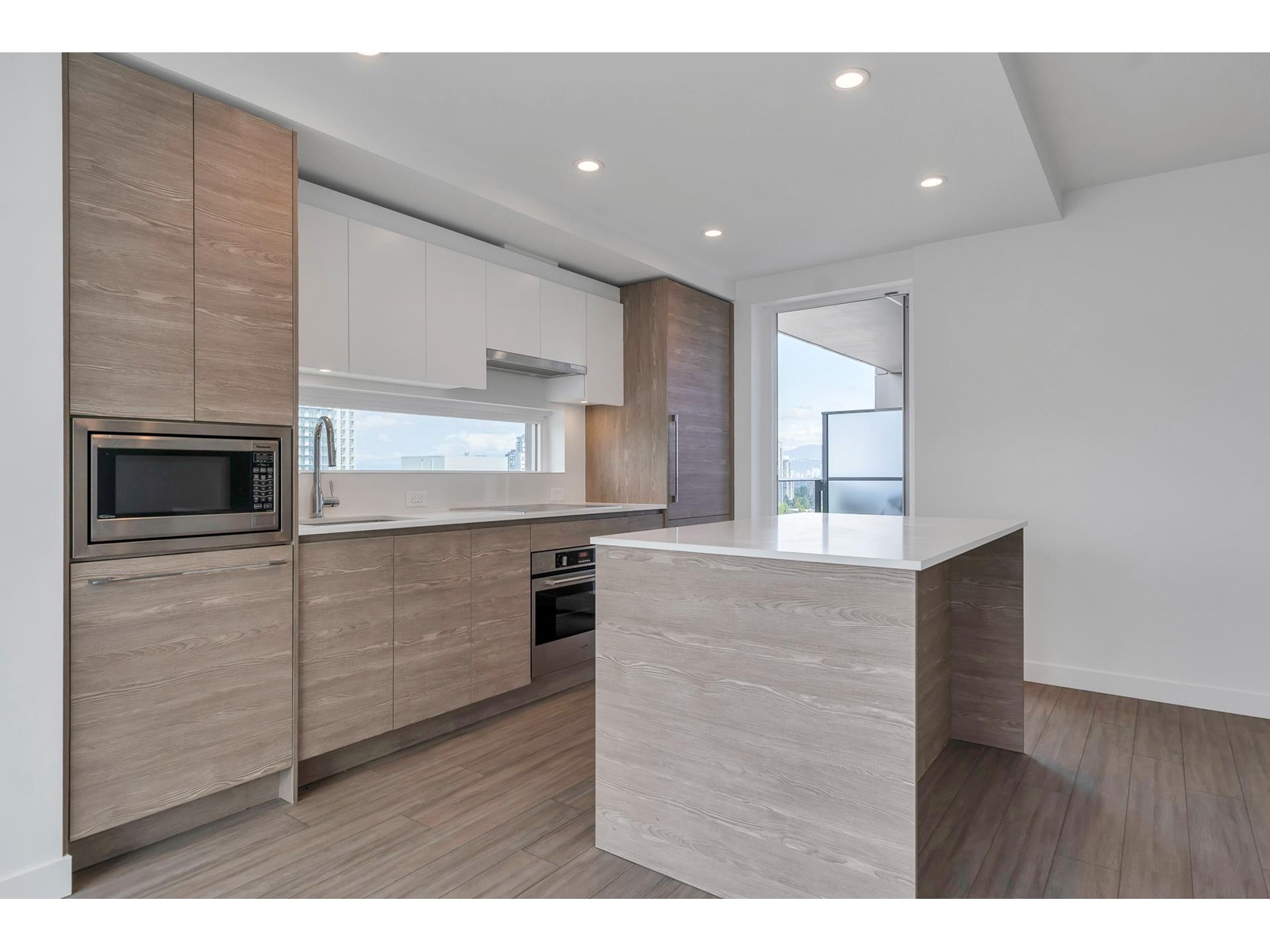2303 13655 Fraser Highway, Surrey, British Columbia  V3T 0P8 - Photo 21 - R3009113