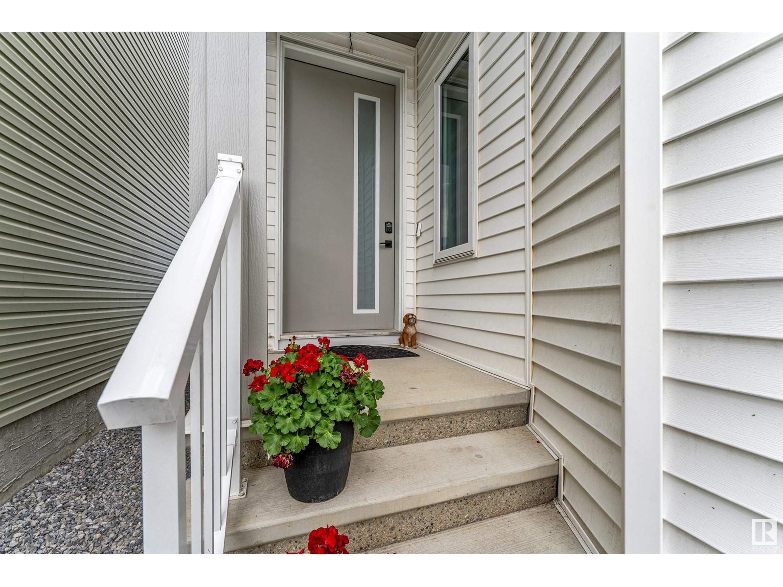 4816 177 Av Nw, Edmonton, Alberta  T5Y 3Y1 - Photo 4 - E4440761