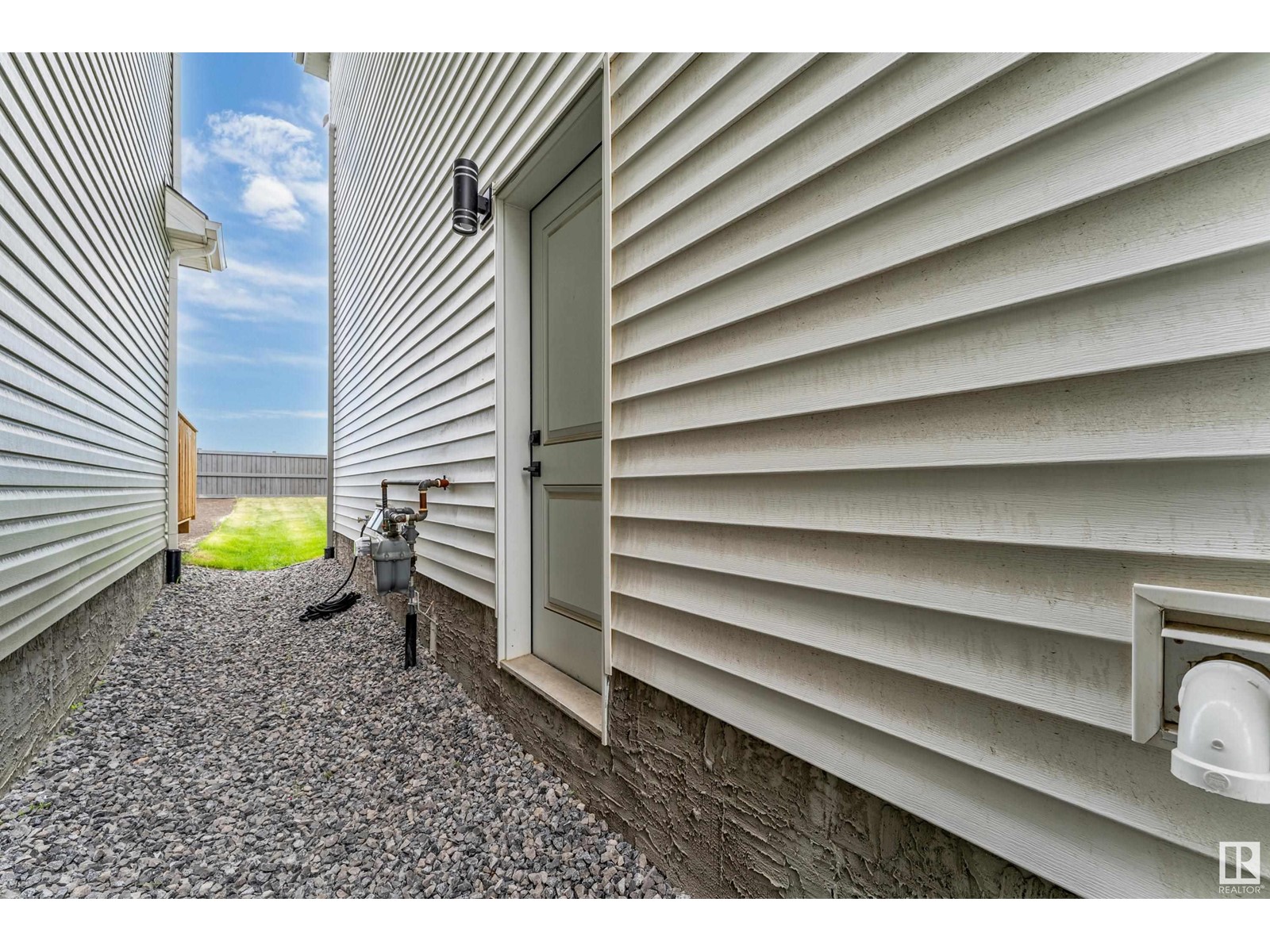 4816 177 Av Nw, Edmonton, Alberta  T5Y 3Y1 - Photo 5 - E4440761