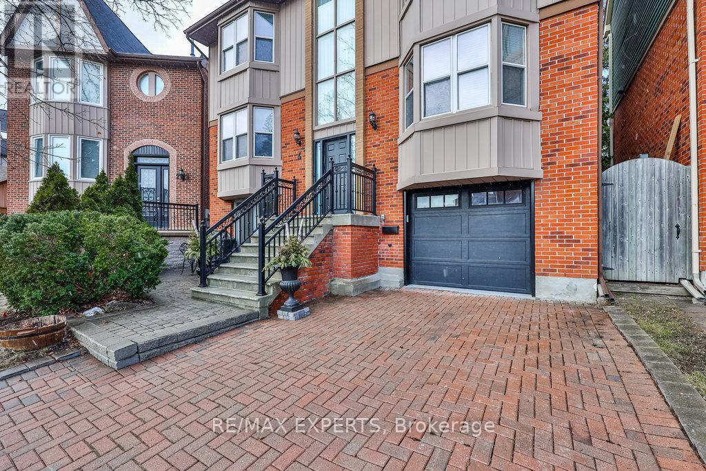 4 Amos Maynard Circle, Vaughan, Ontario  L4L 3B8 - Photo 2 - N12200898