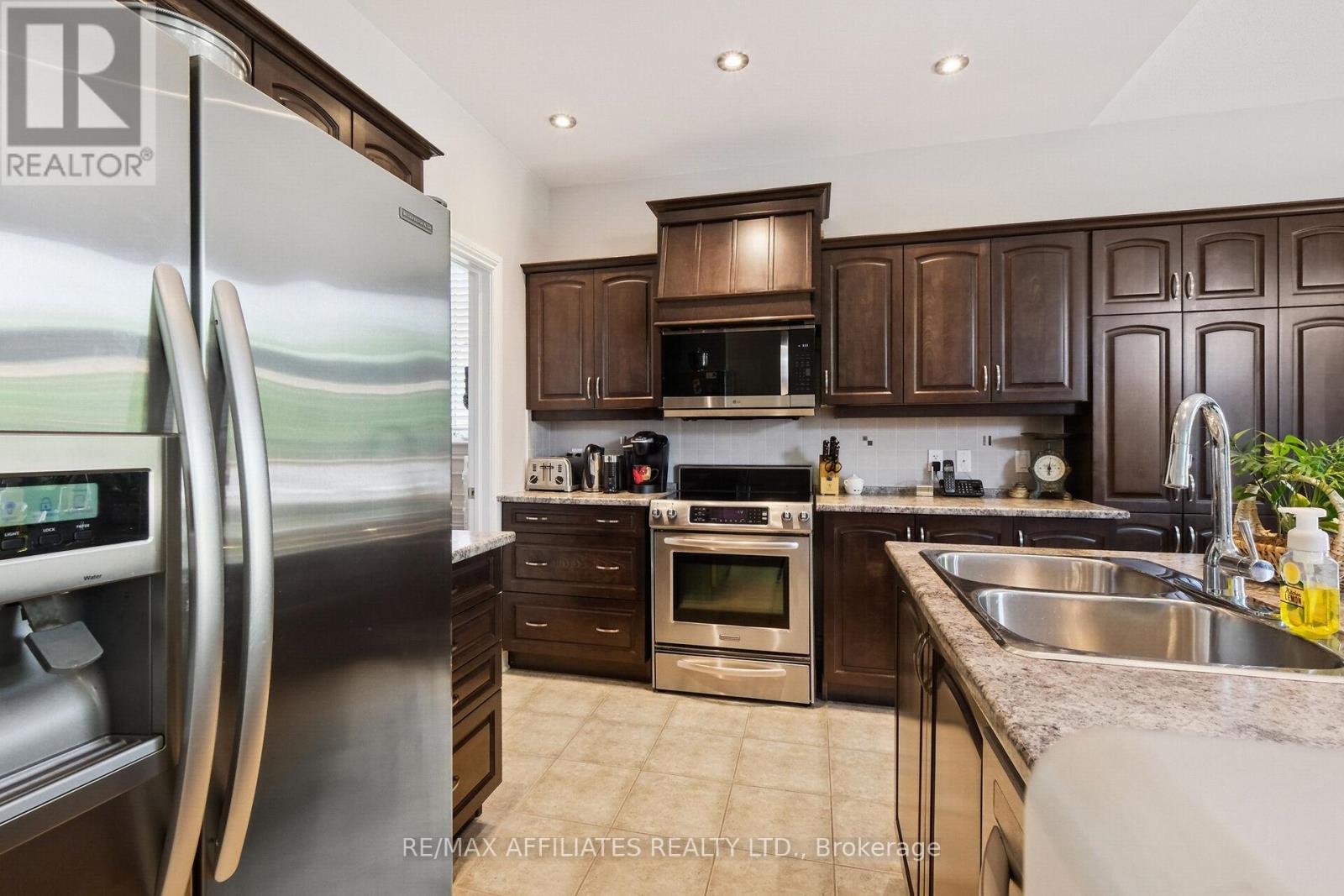176 Topaze Crescent, Clarence-Rockland, Ontario  K4K 0E2 - Photo 21 - X12201099