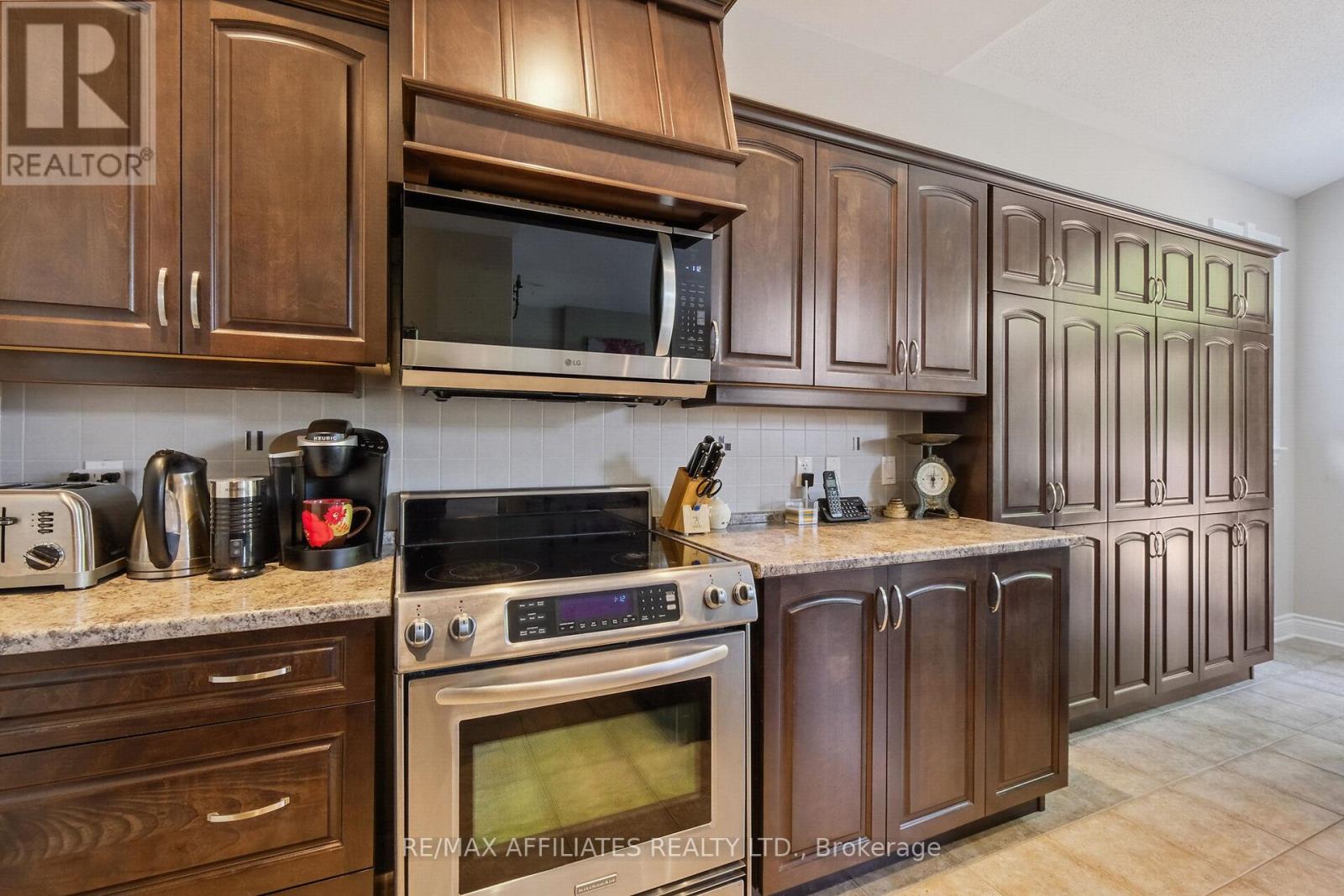 176 Topaze Crescent, Clarence-Rockland, Ontario  K4K 0E2 - Photo 22 - X12201099