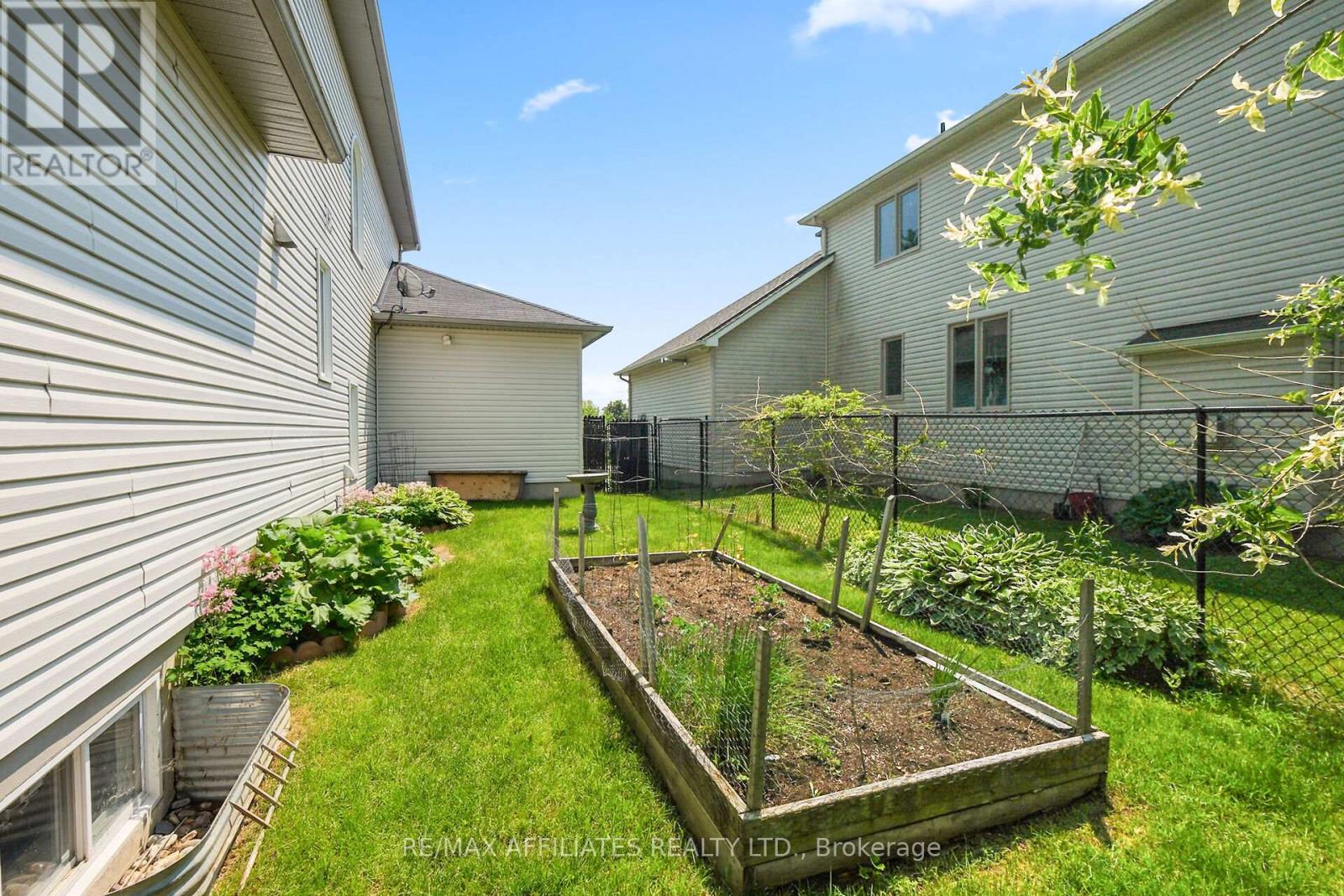 176 Topaze Crescent, Clarence-Rockland, Ontario  K4K 0E2 - Photo 48 - X12201099