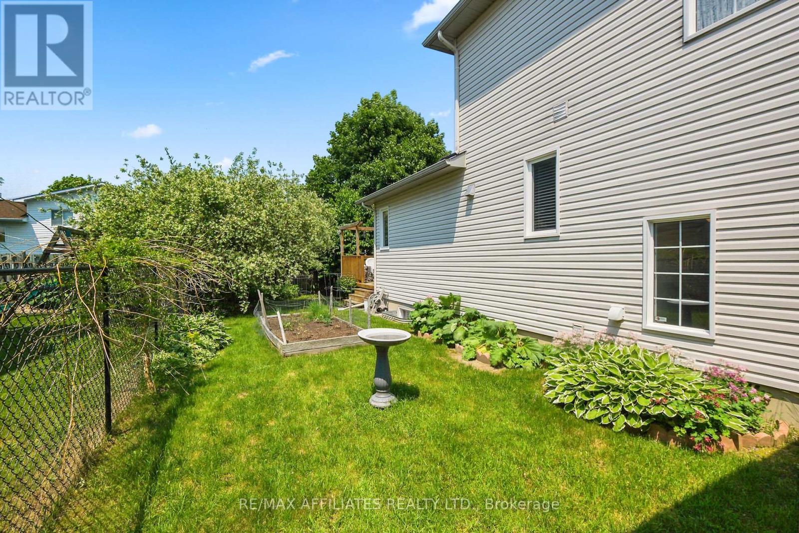176 Topaze Crescent, Clarence-Rockland, Ontario  K4K 0E2 - Photo 49 - X12201099