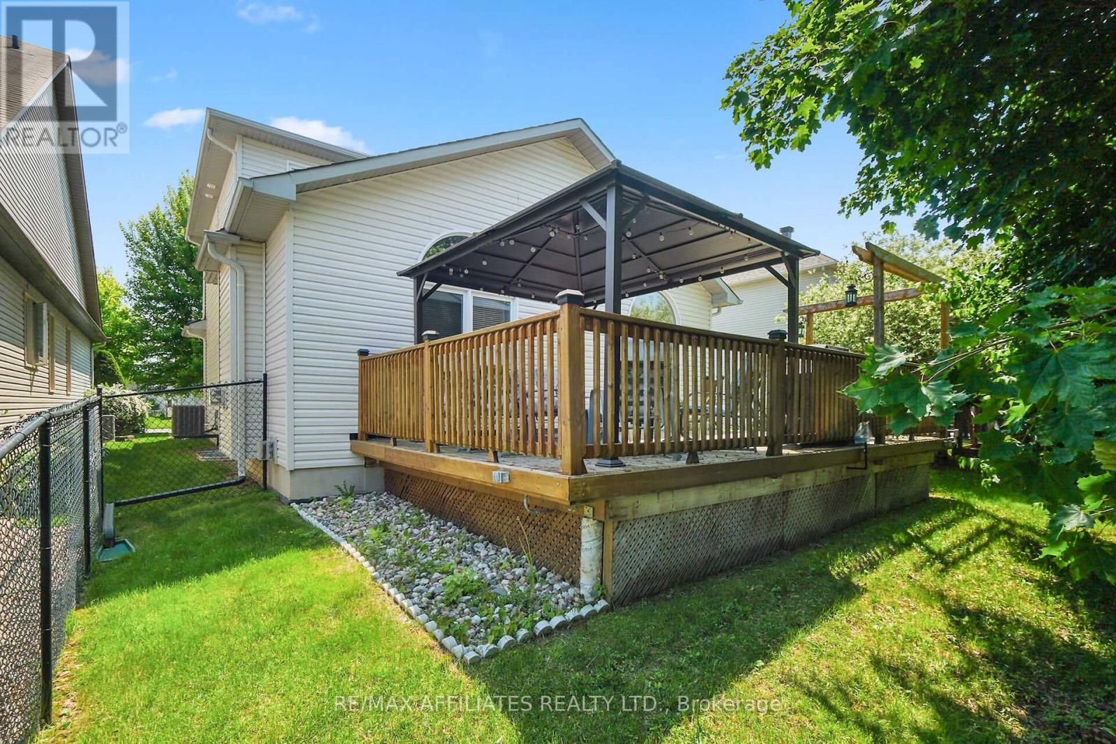 176 Topaze Crescent, Clarence-Rockland, Ontario  K4K 0E2 - Photo 50 - X12201099