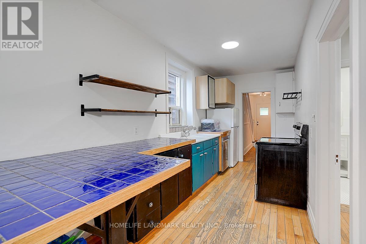 Main And Upper - 149 Euclid Avenue, Toronto, Ontario  M6J 2J8 - Photo 13 - C12200990
