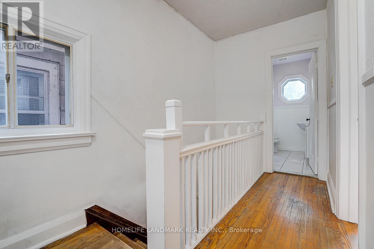 Main And Upper - 149 Euclid Avenue, Toronto, Ontario  M6J 2J8 - Photo 18 - C12200990