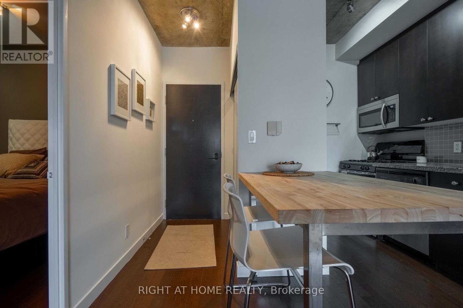 413 - 1 Shaw Street, Toronto, Ontario  M6K 0A1 - Photo 11 - C12201021