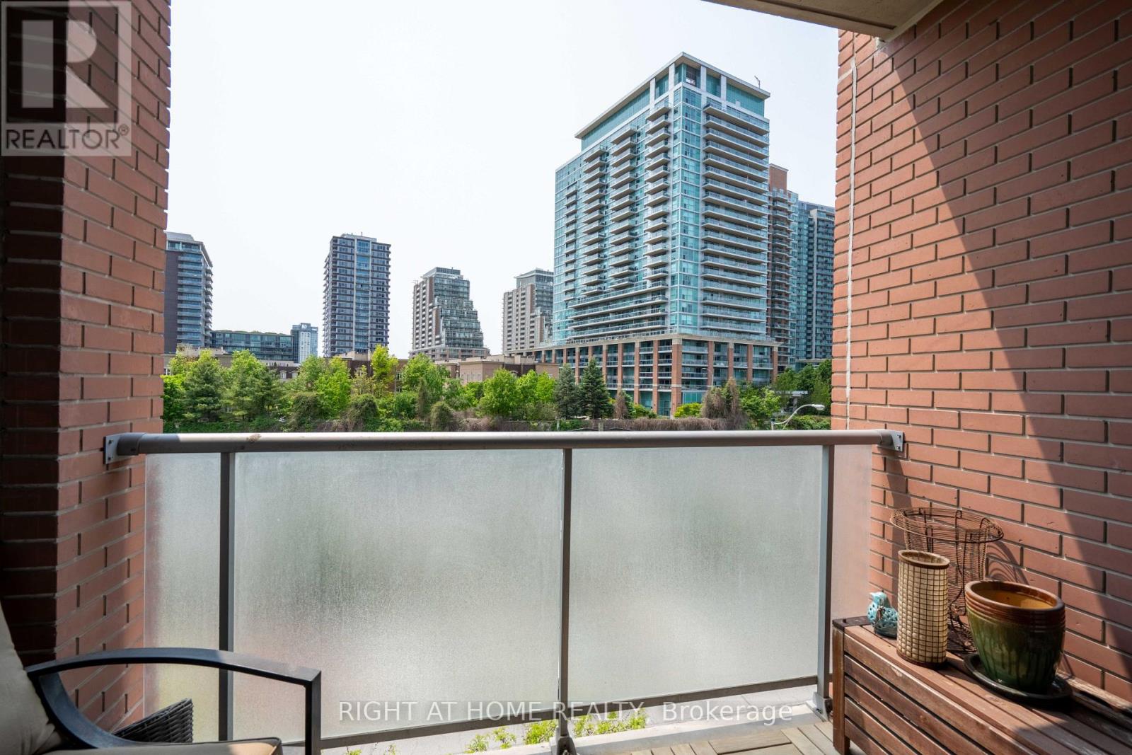 413 - 1 Shaw Street, Toronto, Ontario  M6K 0A1 - Photo 13 - C12201021