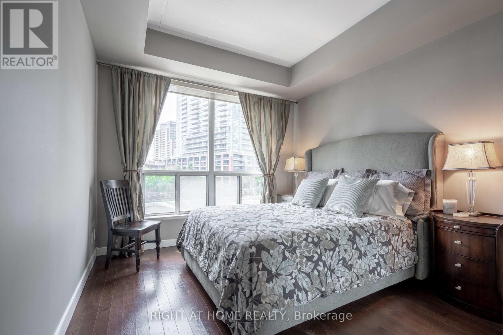 413 - 1 Shaw Street, Toronto, Ontario  M6K 0A1 - Photo 6 - C12201021