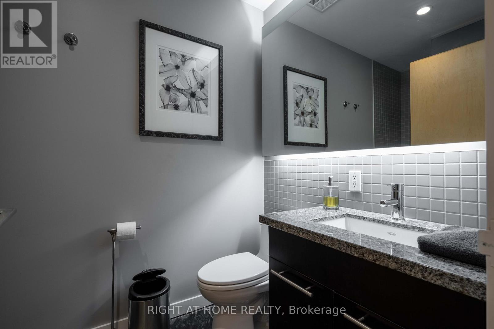 413 - 1 Shaw Street, Toronto, Ontario  M6K 0A1 - Photo 8 - C12201021