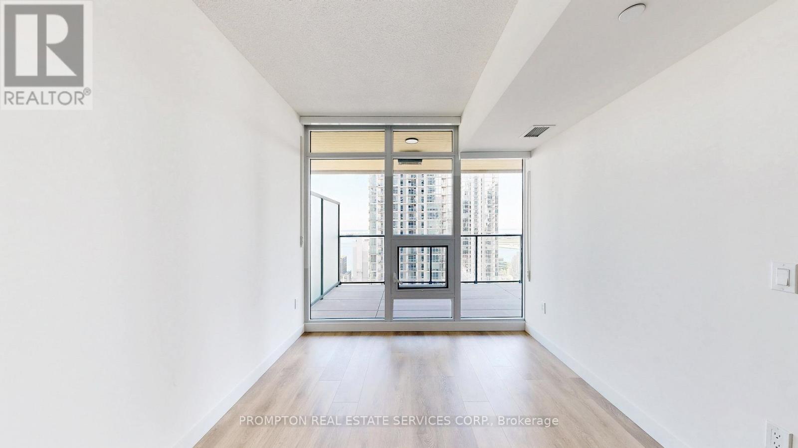 2708 - 1 Concord Cityplace Way, Toronto, Ontario  M5V 0X3 - Photo 13 - C12201034