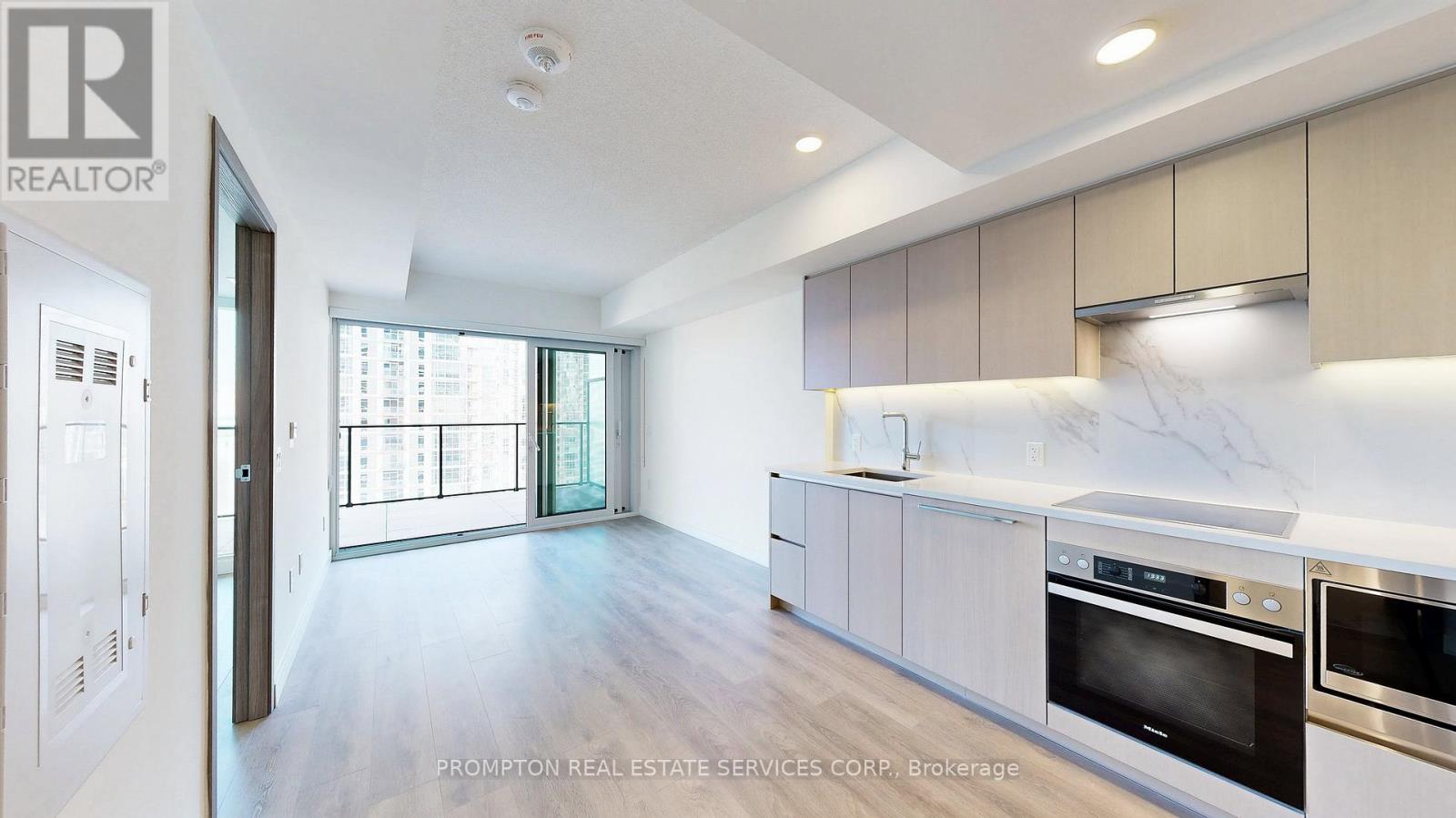 2708 - 1 Concord Cityplace Way, Toronto, Ontario  M5V 0X3 - Photo 3 - C12201034