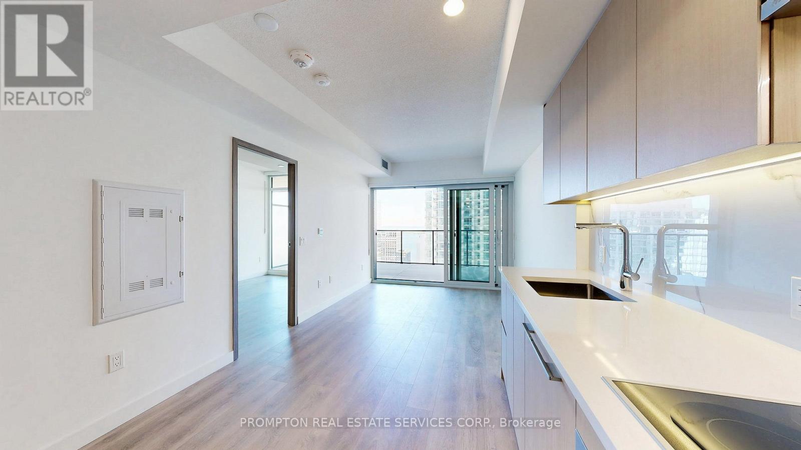 2708 - 1 Concord Cityplace Way, Toronto, Ontario  M5V 0X3 - Photo 5 - C12201034