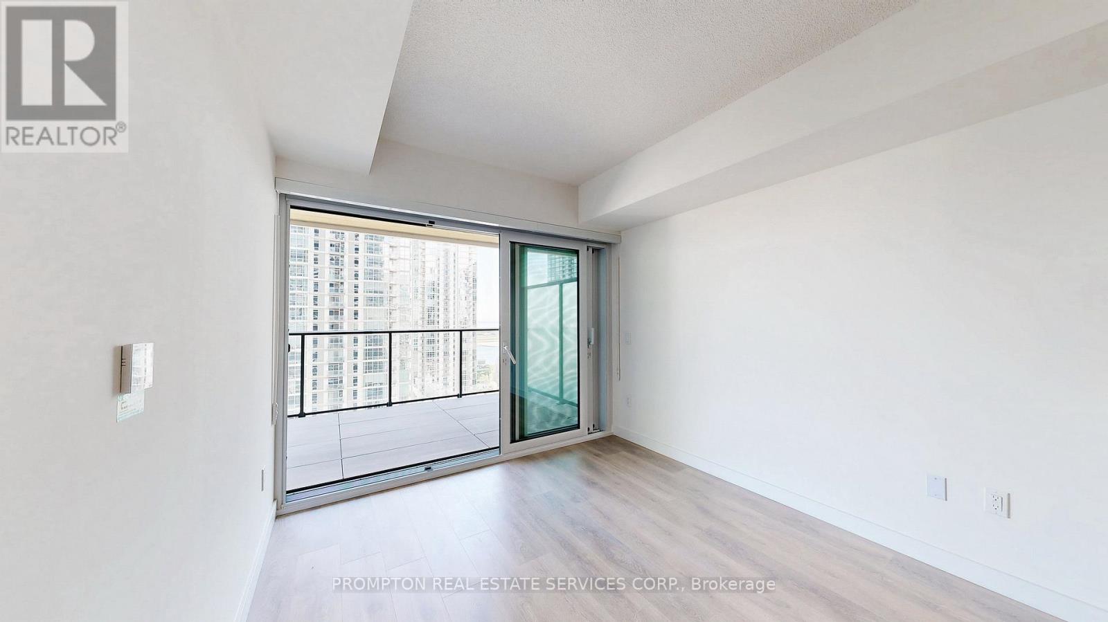 2708 - 1 Concord Cityplace Way, Toronto, Ontario  M5V 0X3 - Photo 7 - C12201034