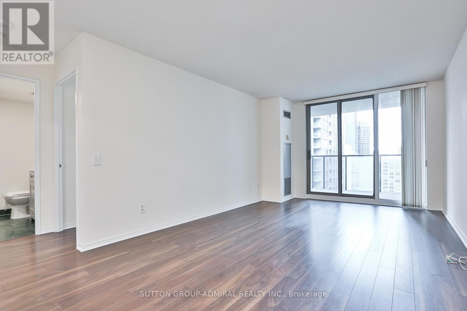 2002 - 750 Bay Street, Toronto, Ontario  M5G 1N6 - Photo 11 - C12201062