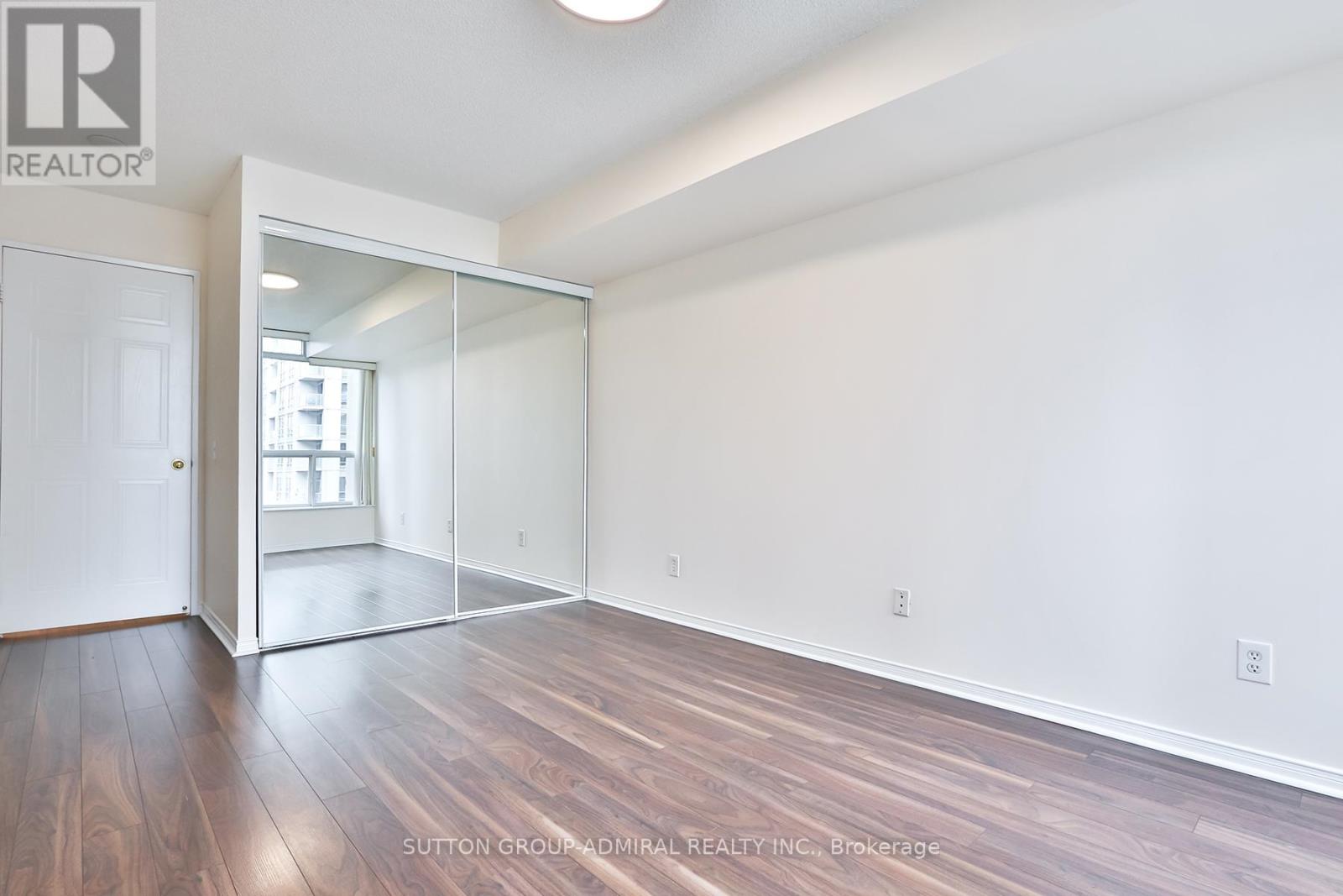 2002 - 750 Bay Street, Toronto, Ontario  M5G 1N6 - Photo 14 - C12201062