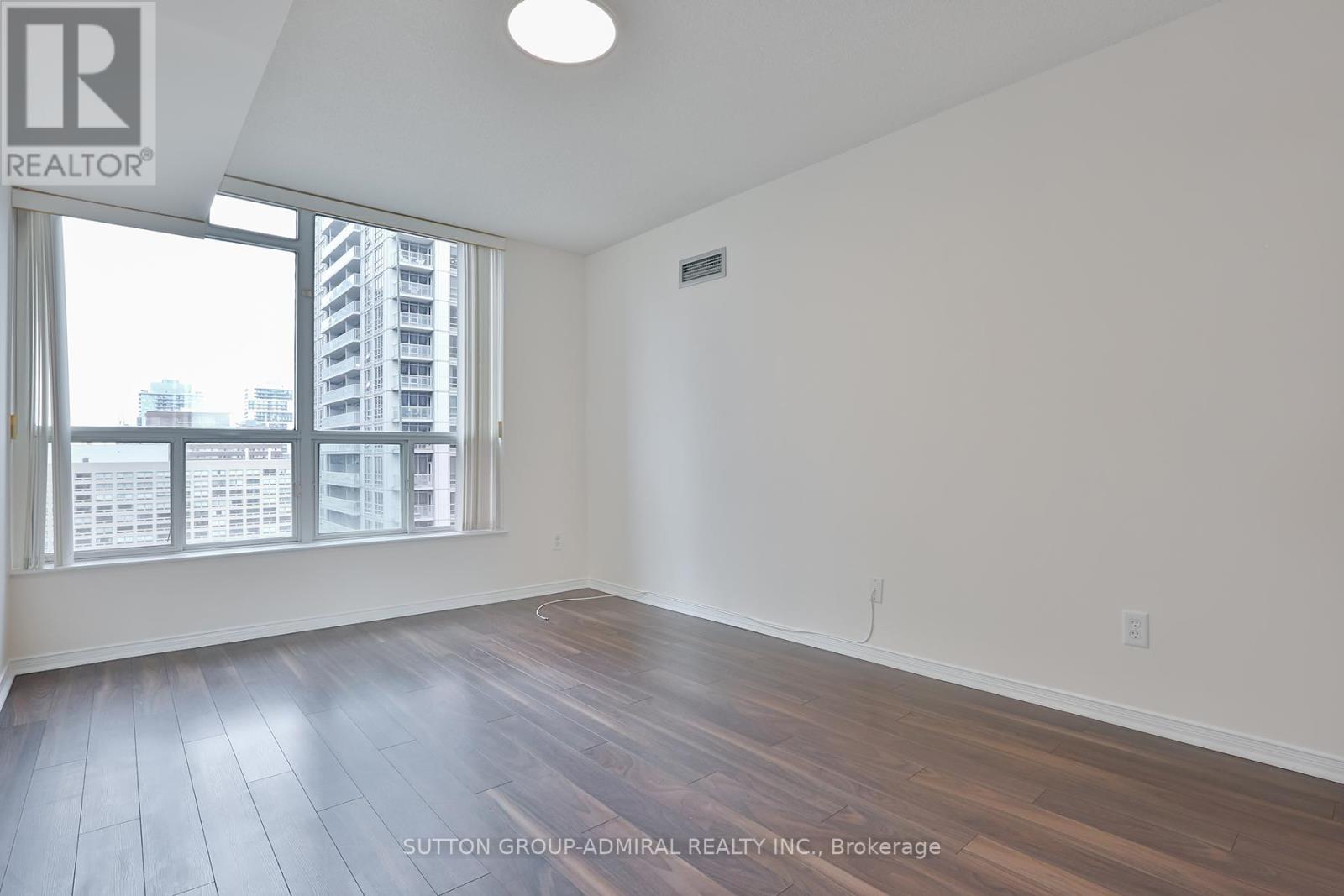 2002 - 750 Bay Street, Toronto, Ontario  M5G 1N6 - Photo 15 - C12201062