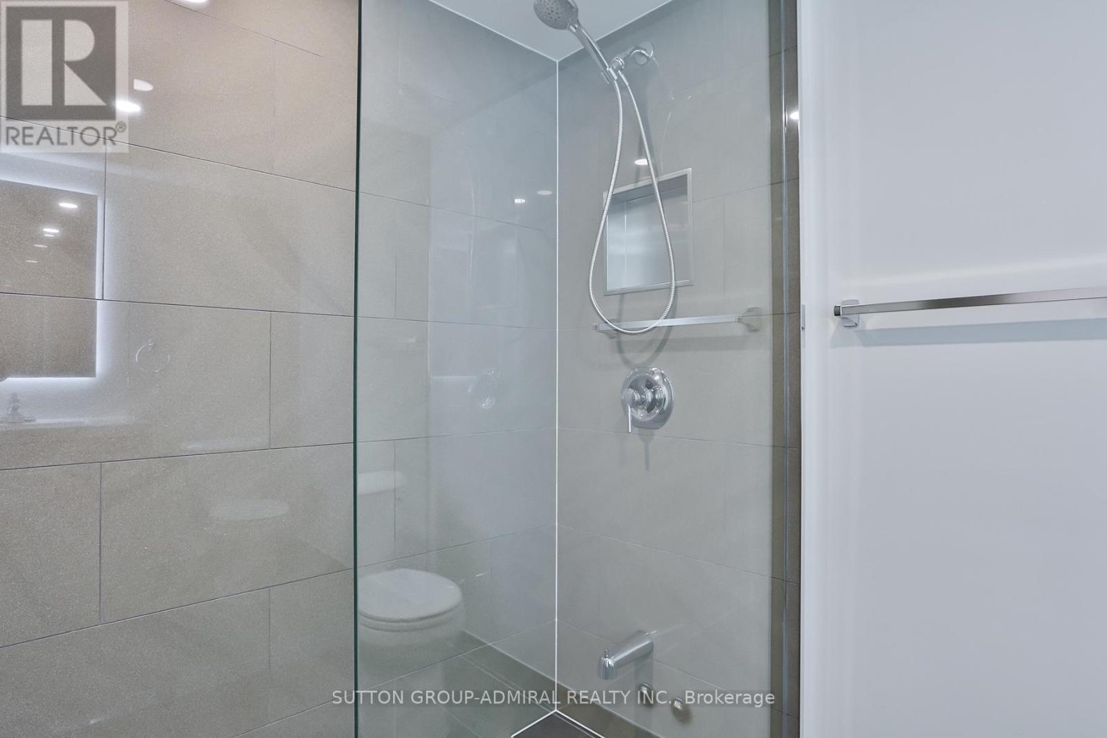 2002 - 750 Bay Street, Toronto, Ontario  M5G 1N6 - Photo 17 - C12201062