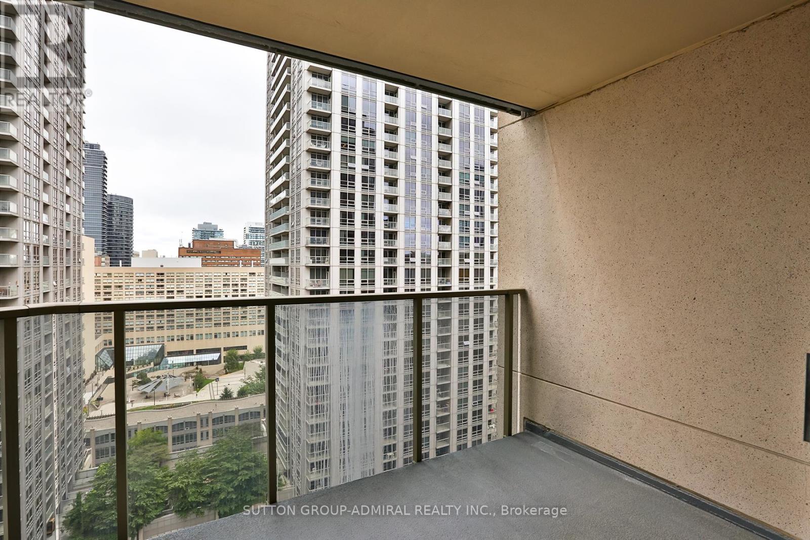2002 - 750 Bay Street, Toronto, Ontario  M5G 1N6 - Photo 19 - C12201062