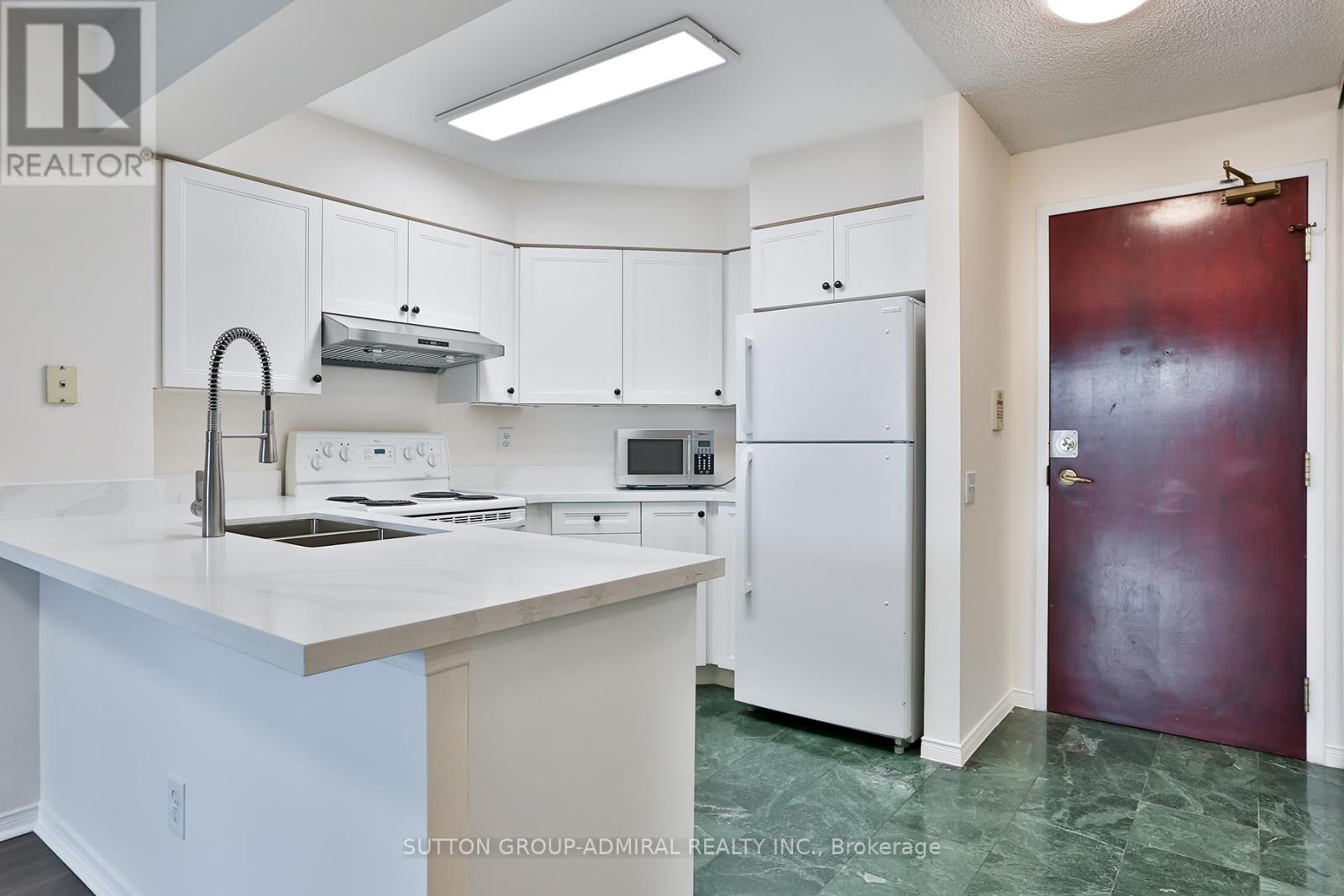 2002 - 750 Bay Street, Toronto, Ontario  M5G 1N6 - Photo 4 - C12201062