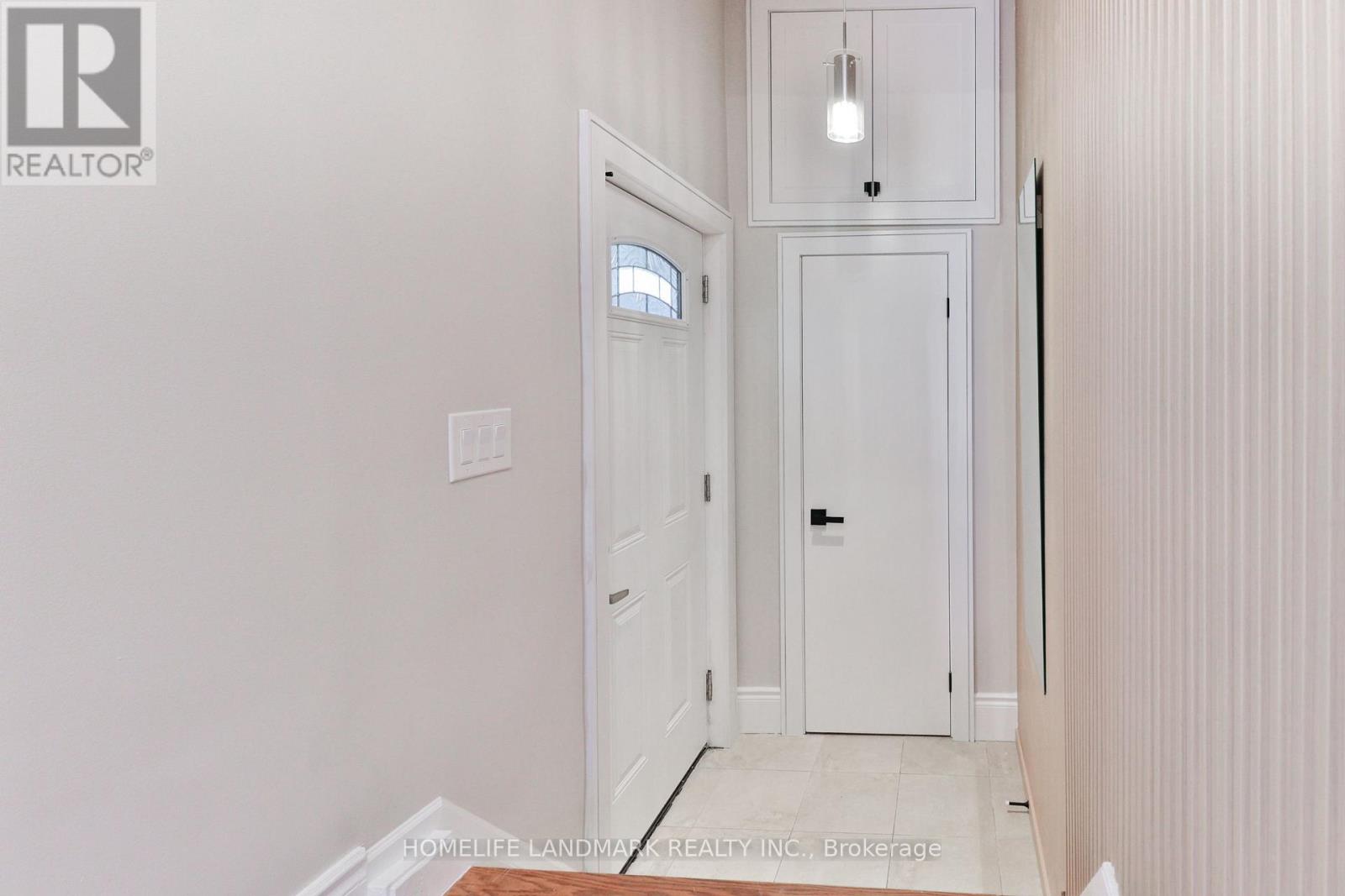 Main Floor Only - 188 Pleasant Avenue, Toronto, Ontario  M2M 1M3 - Photo 2 - C12201069