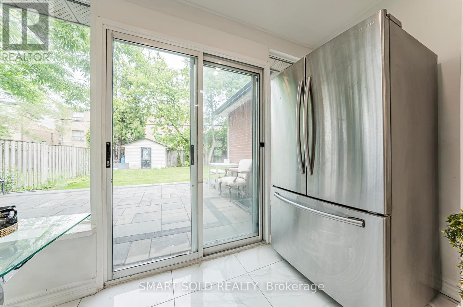18 Cadillac Avenue, Toronto, Ontario  M3H 1R9 - Photo 15 - C12201077