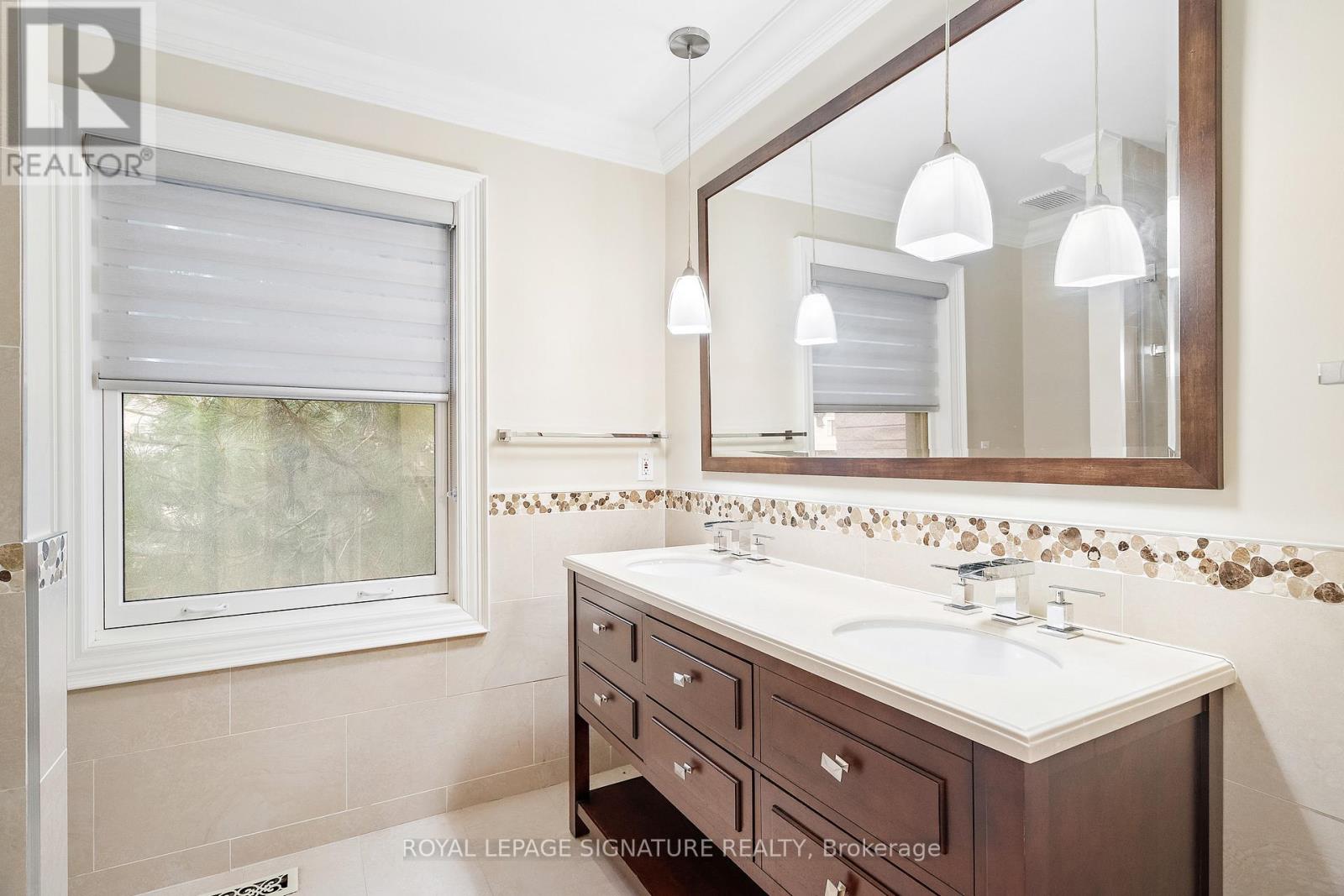 518 Cranbrooke Avenue, Toronto, Ontario  M5M 1N8 - Photo 13 - C12201080