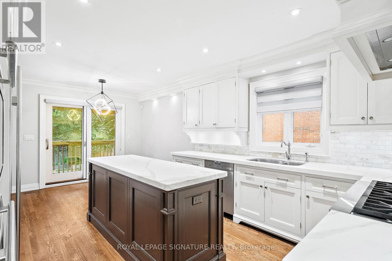 518 Cranbrooke Avenue, Toronto, Ontario  M5M 1N8 - Photo 7 - C12201080