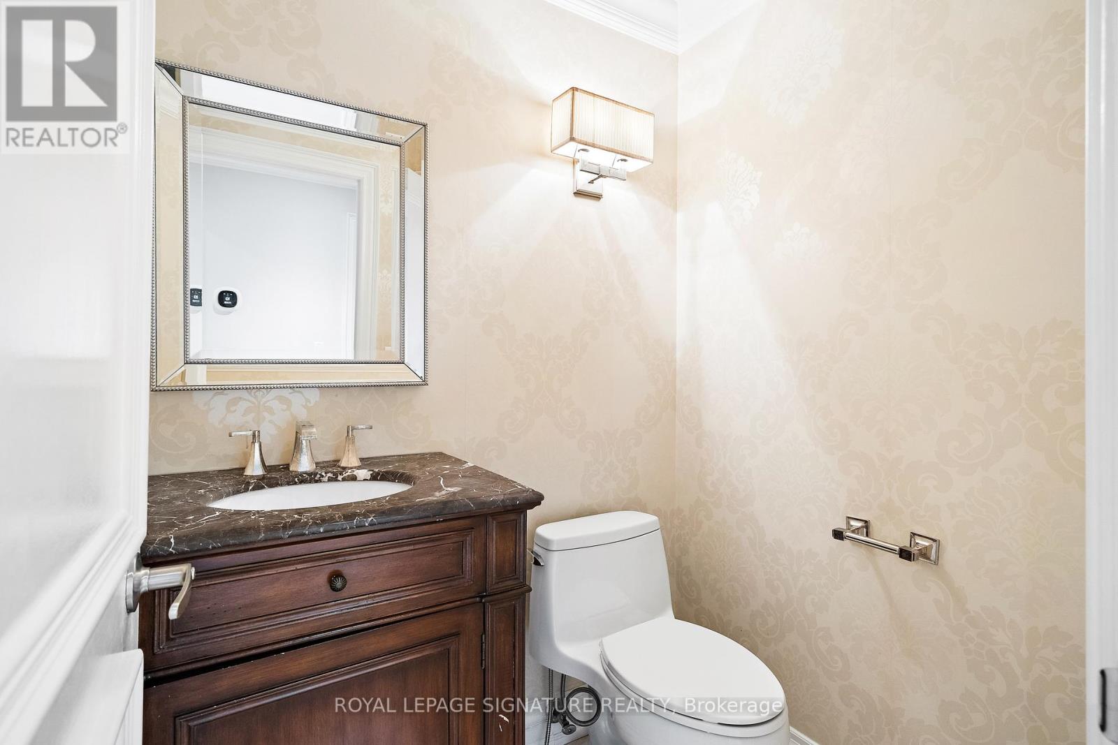 518 Cranbrooke Avenue, Toronto, Ontario  M5M 1N8 - Photo 8 - C12201080