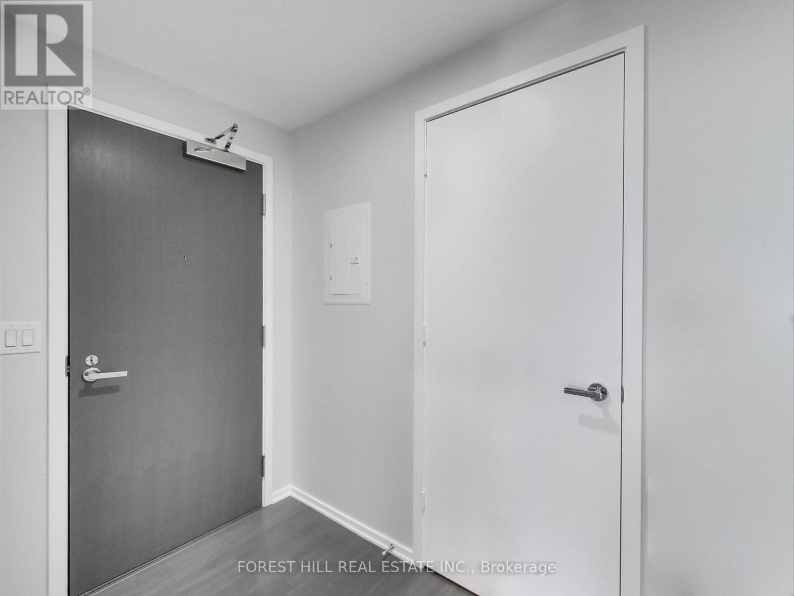 6001 - 1 Bloor Street E, Toronto, Ontario  M4W 0A8 - Photo 2 - C12201098