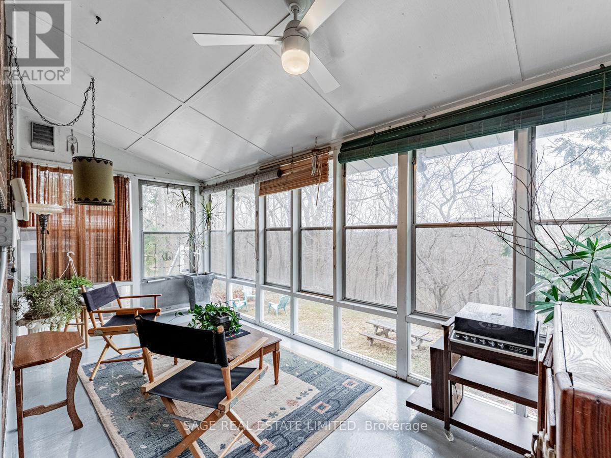 28 Barbara Crescent, Toronto, Ontario  M4C 3B2 - Photo 10 - E12201023