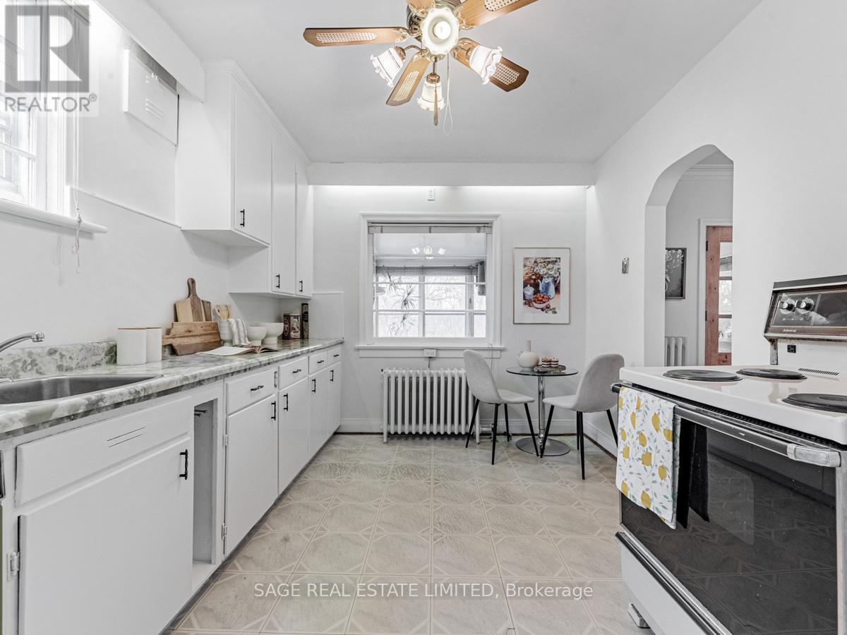 28 Barbara Crescent, Toronto, Ontario  M4C 3B2 - Photo 15 - E12201023