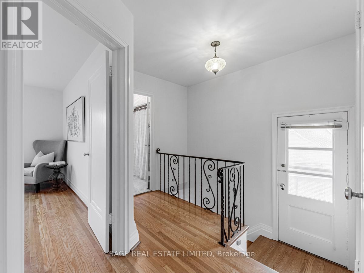 28 Barbara Crescent, Toronto, Ontario  M4C 3B2 - Photo 16 - E12201023