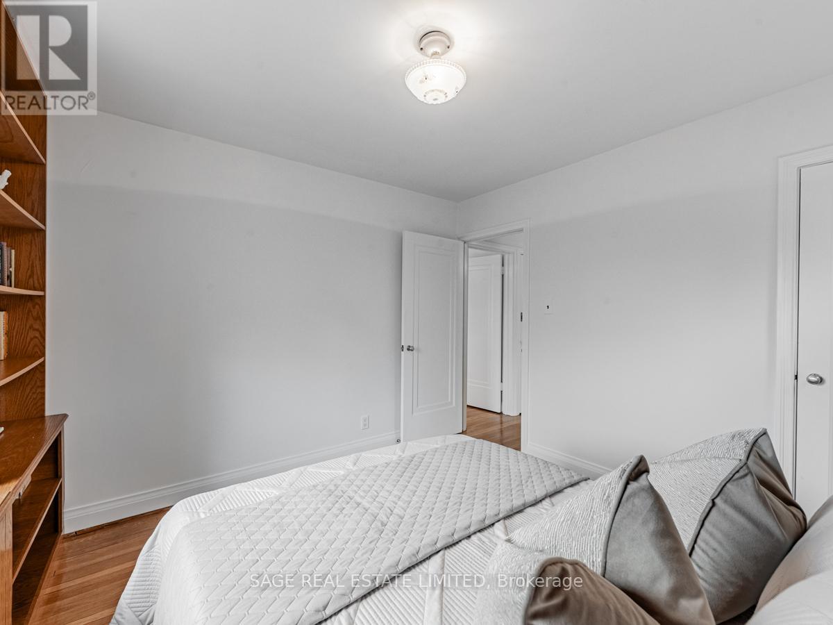 28 Barbara Crescent, Toronto, Ontario  M4C 3B2 - Photo 24 - E12201023
