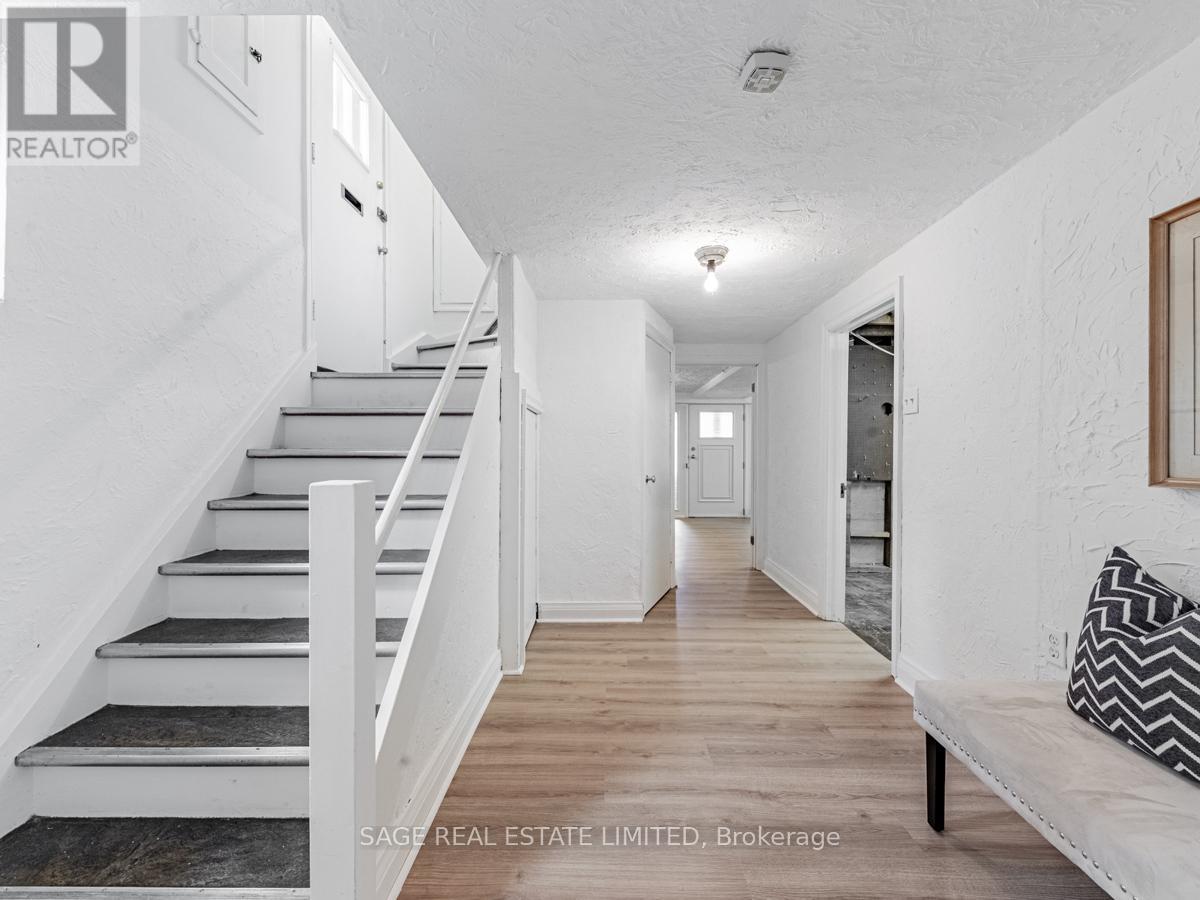 28 Barbara Crescent, Toronto, Ontario  M4C 3B2 - Photo 31 - E12201023