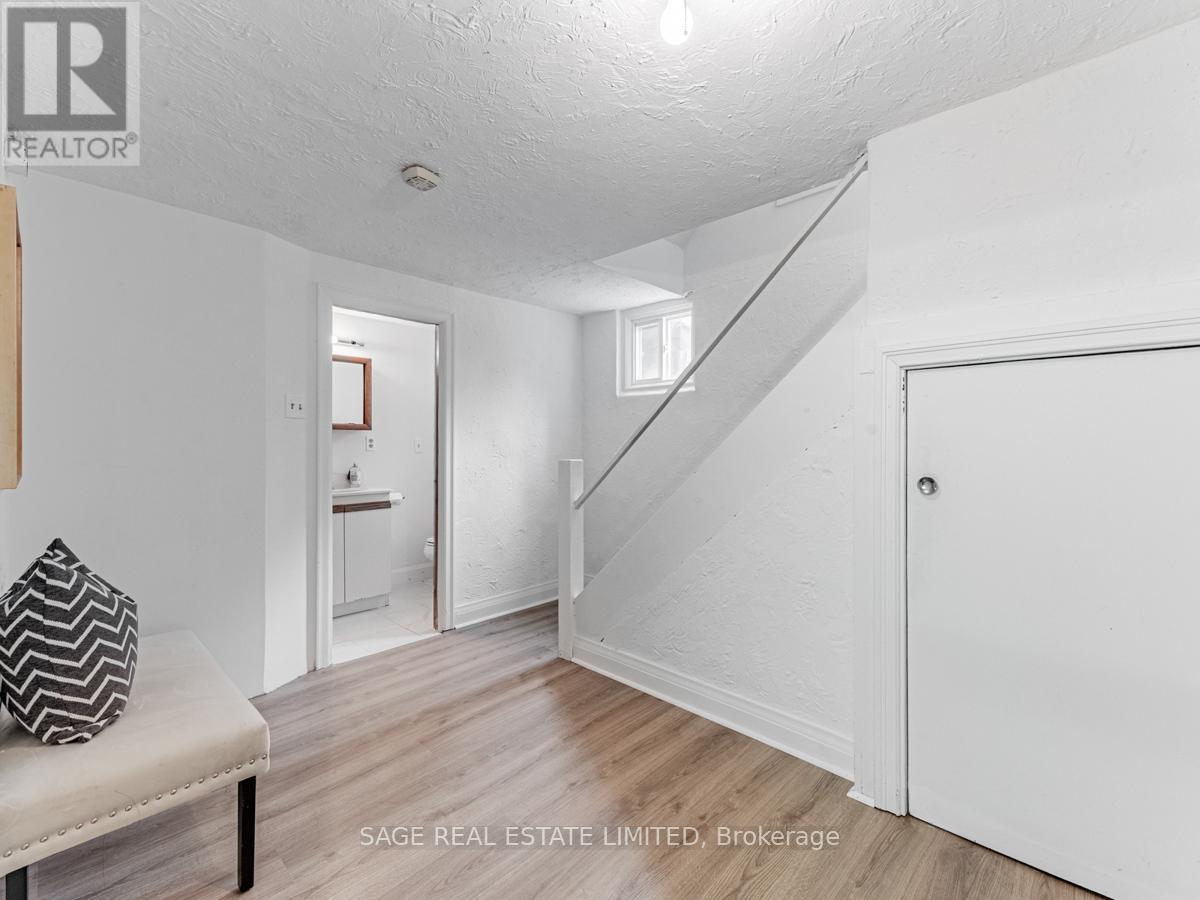 28 Barbara Crescent, Toronto, Ontario  M4C 3B2 - Photo 32 - E12201023