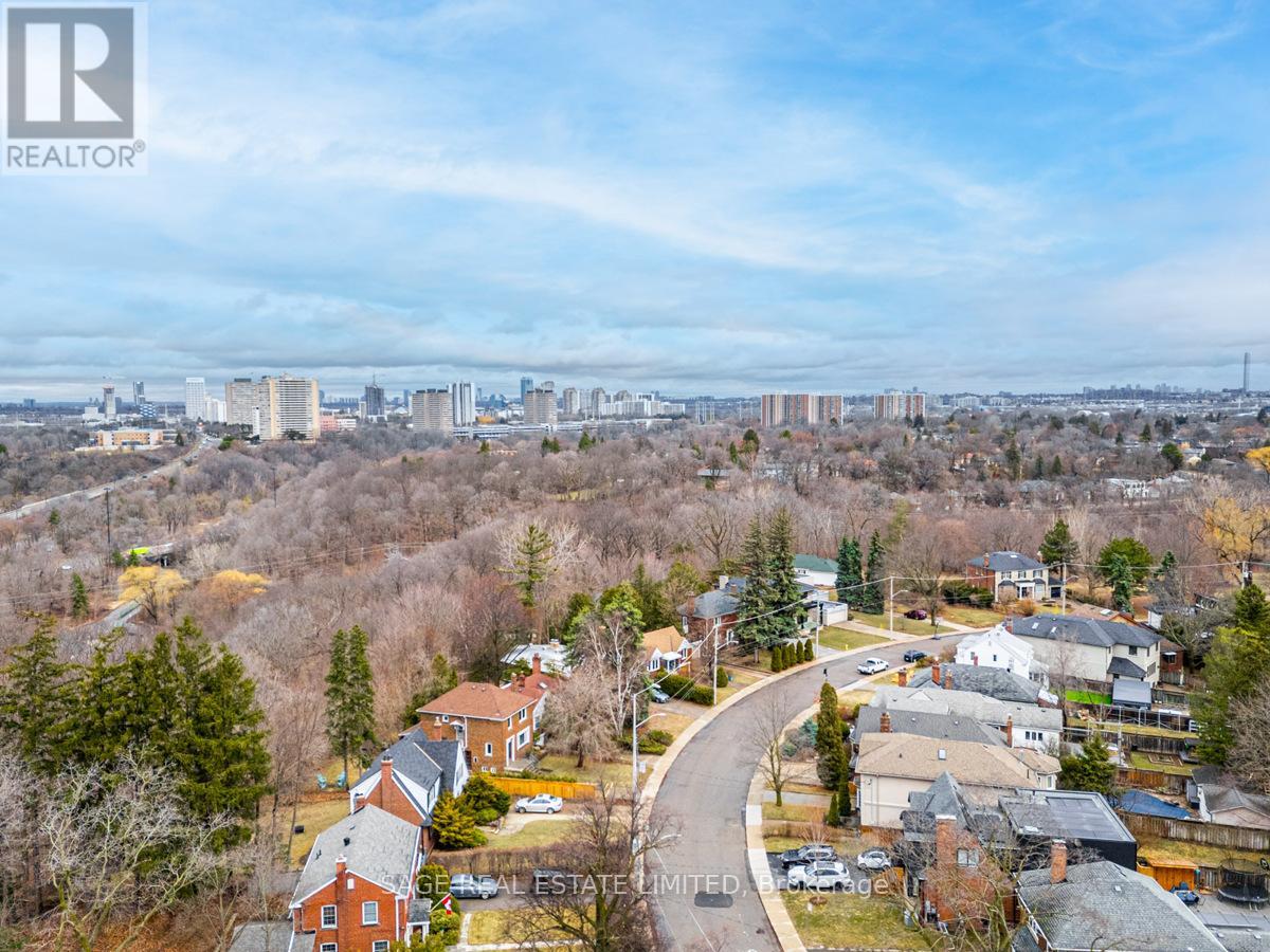 28 Barbara Crescent, Toronto, Ontario  M4C 3B2 - Photo 42 - E12201023