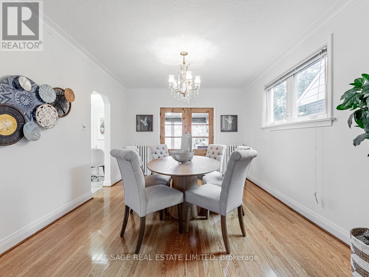 28 Barbara Crescent, Toronto, Ontario  M4C 3B2 - Photo 8 - E12201023