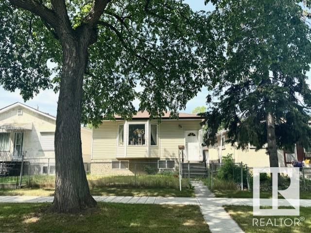 Property at 11418 91 ST NW image 2