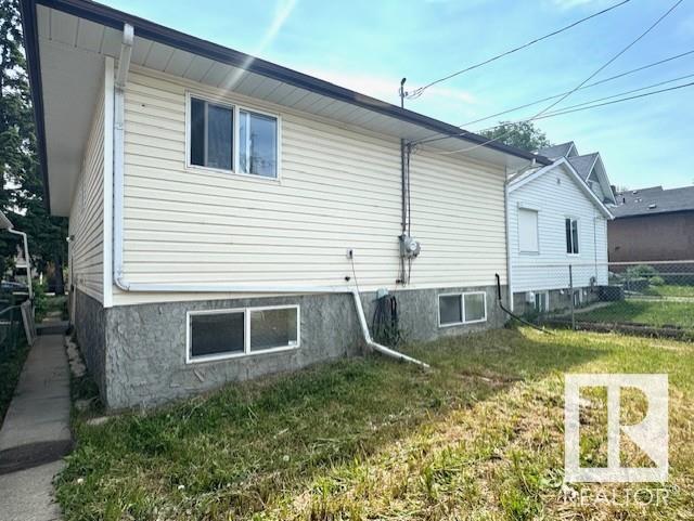 Property at 11418 91 ST NW image 4