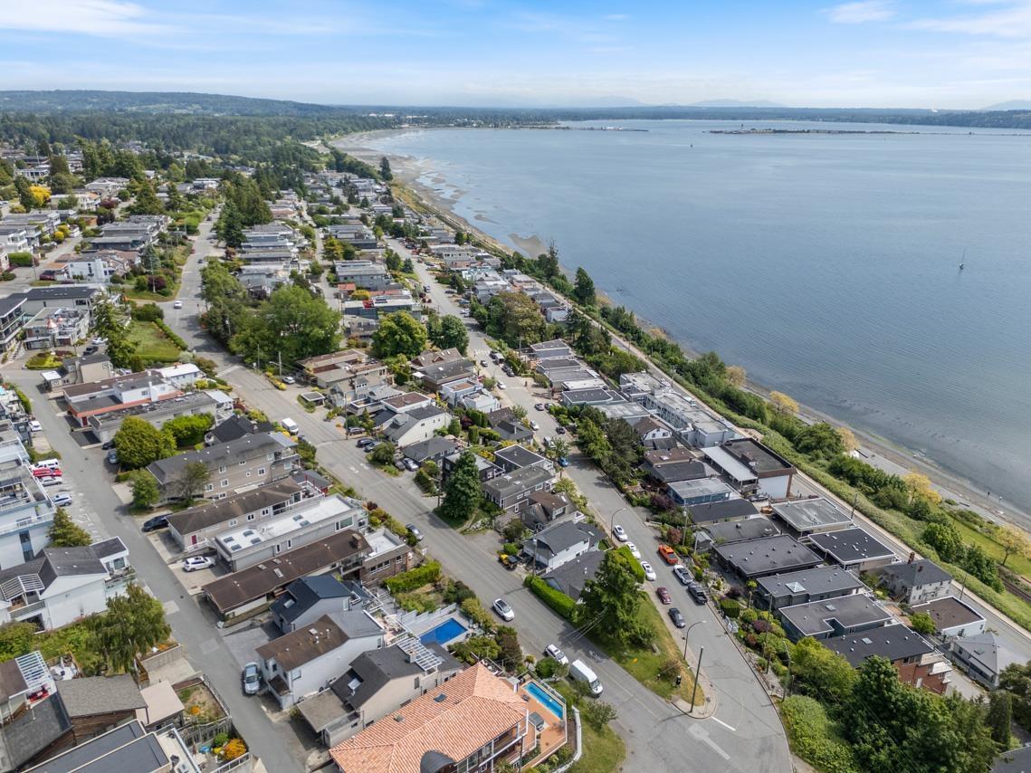 15135 Columbia Avenue, White Rock, British Columbia  V4B 1J2 - Photo 31 - R3011722