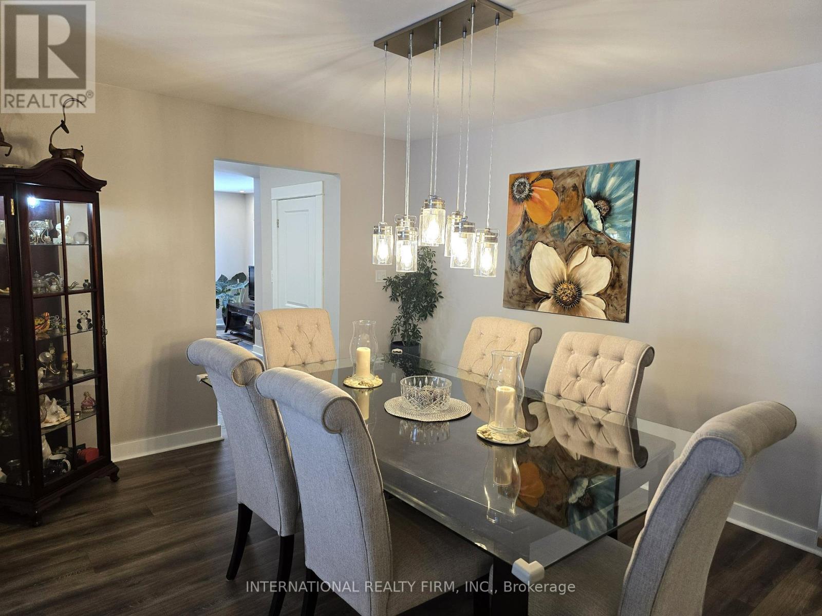 659 Cherrywood Drive, Burlington, Ontario  L7T 3W9 - Photo 4 - W12200988