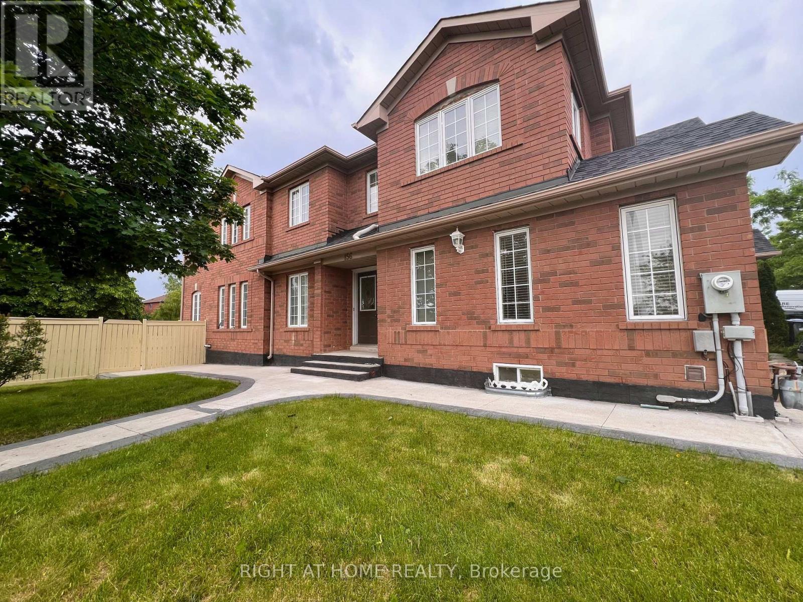 156 FAIRHILL AVENUE, Brampton, Ontario