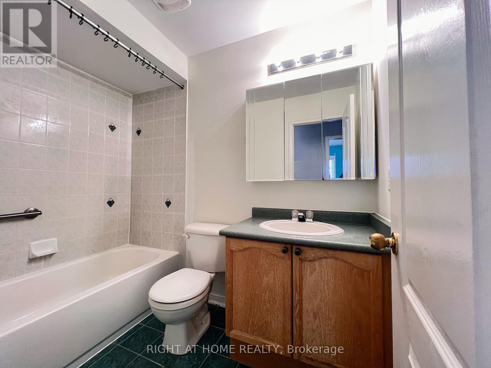 156 Fairhill Avenue, Brampton, Ontario  L7A 2H7 - Photo 28 - W12200991