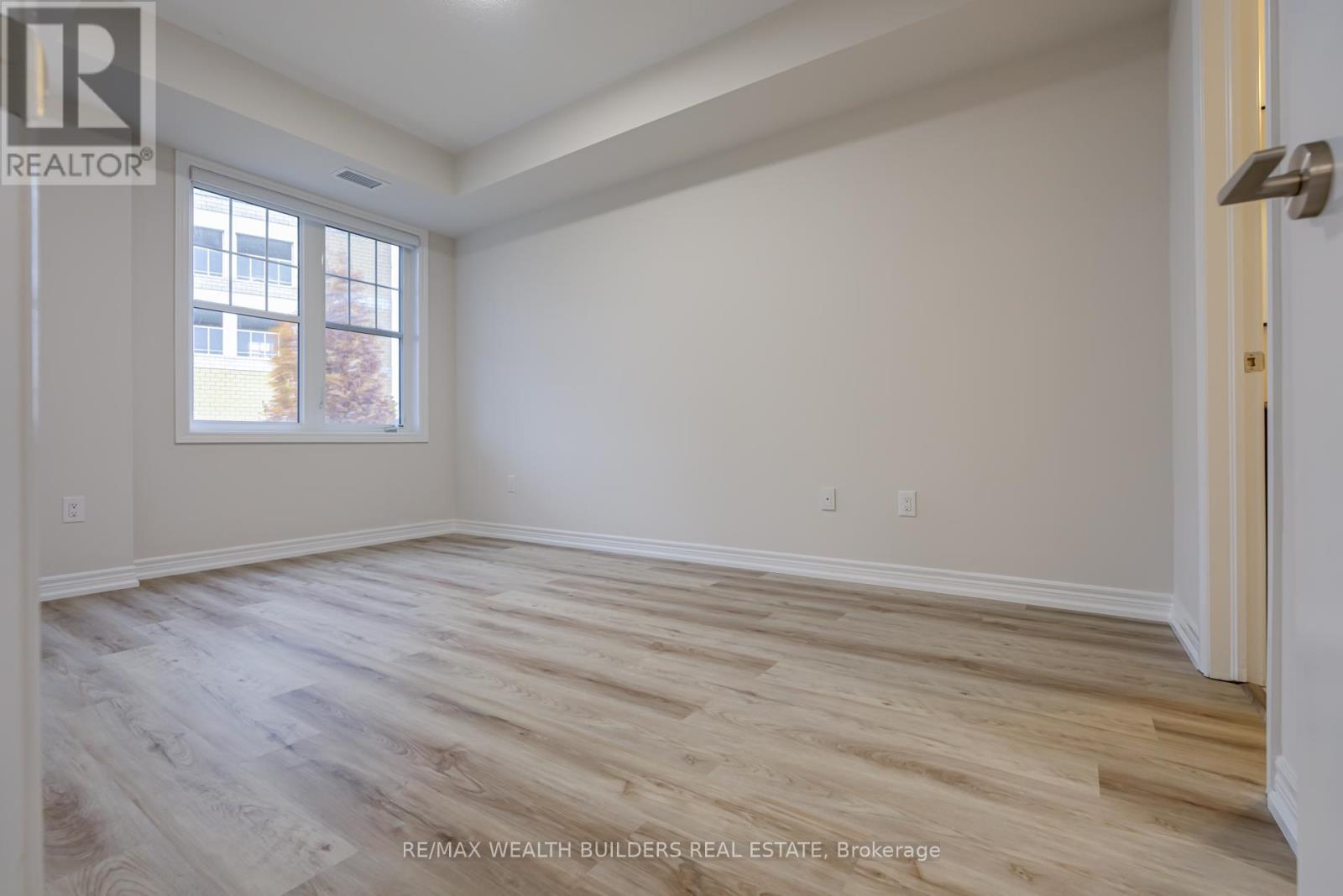 202 - 2333 Sawgrass Drive, Oakville, Ontario  L6H 0L2 - Photo 11 - W12200997