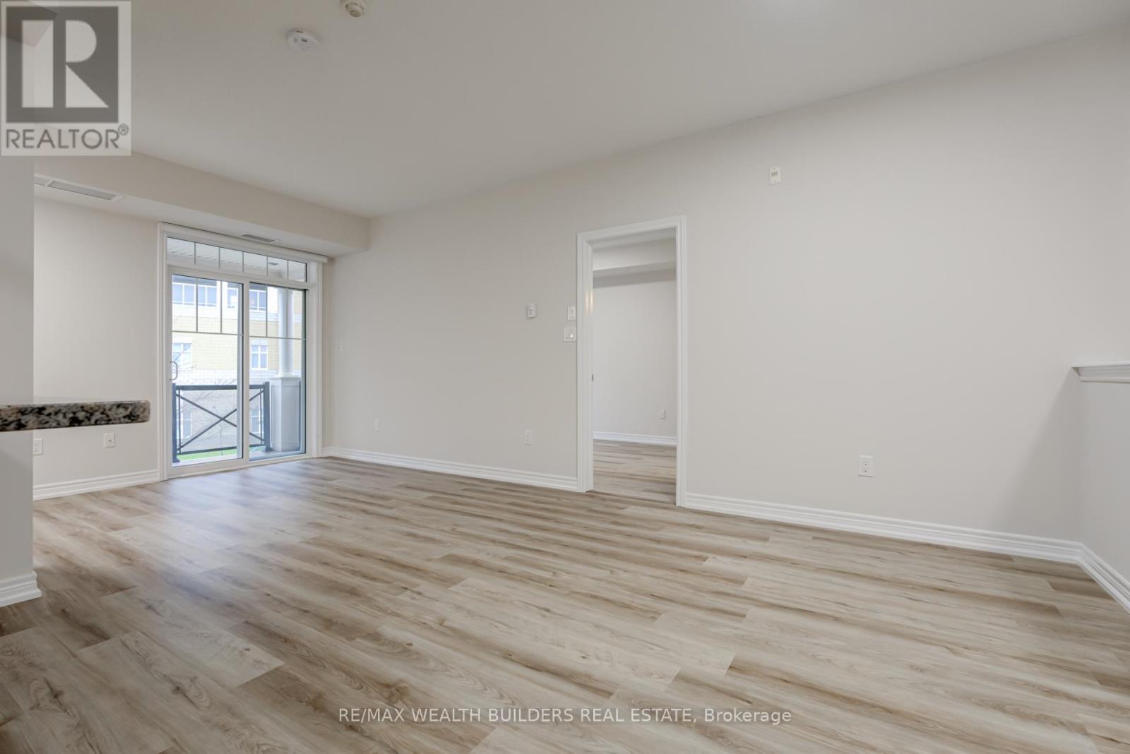 202 - 2333 Sawgrass Drive, Oakville, Ontario  L6H 0L2 - Photo 6 - W12200997