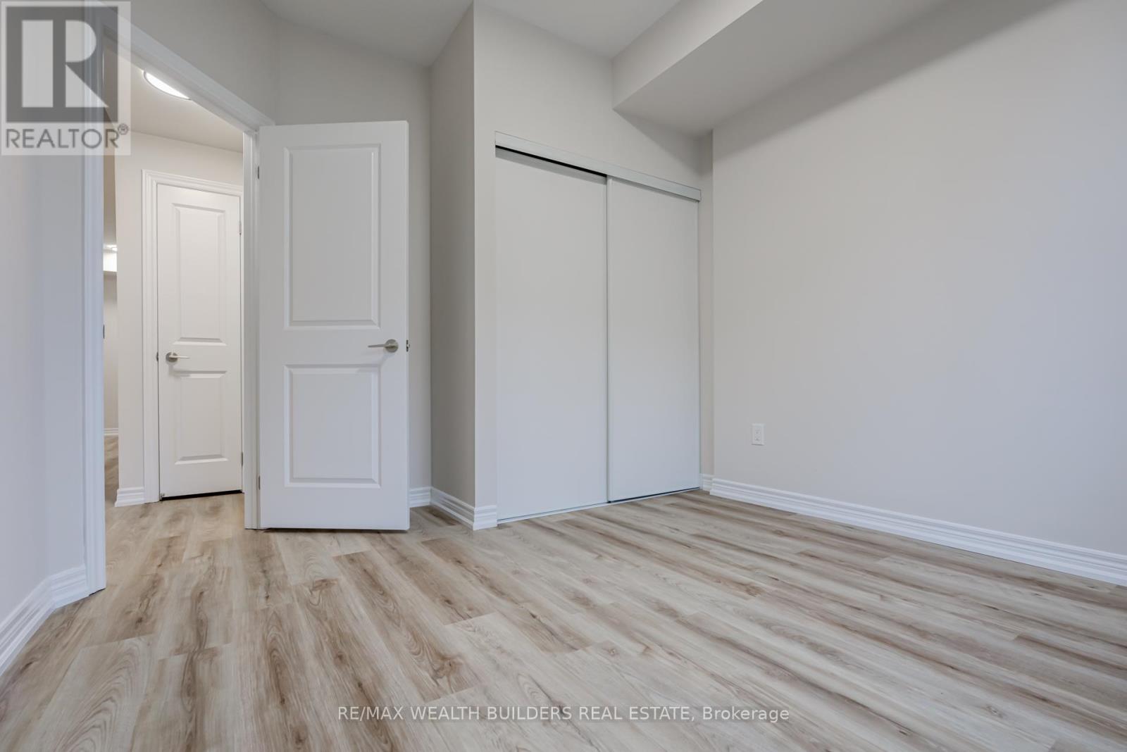 202 - 2333 Sawgrass Drive, Oakville, Ontario  L6H 0L2 - Photo 8 - W12200997