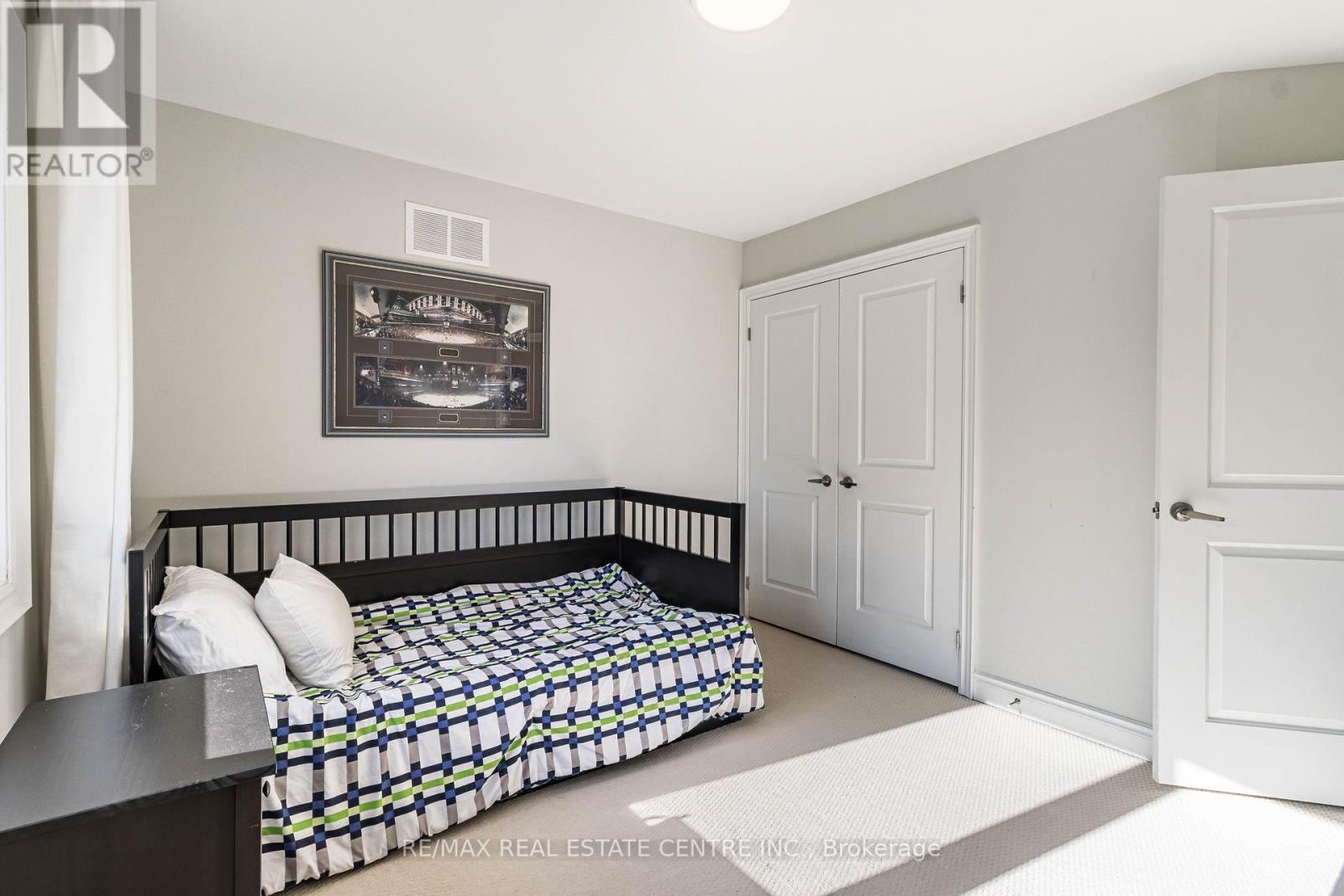 17 Prairie Creek Crescent, Brampton, Ontario  L6Y 6C9 - Photo 21 - W12201040